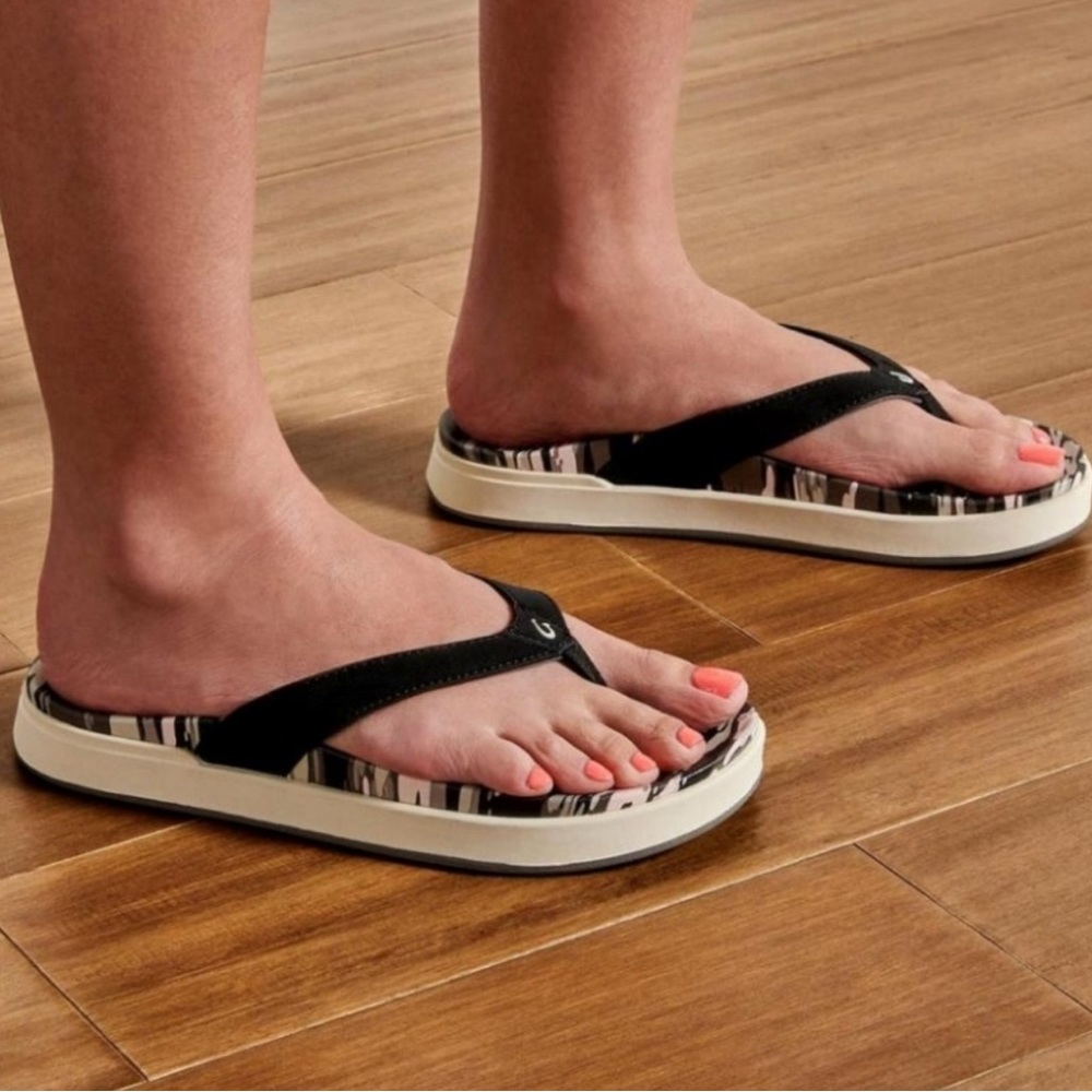 OluKai® Womens Nu‘a Pi‘o Black / Wai Camo